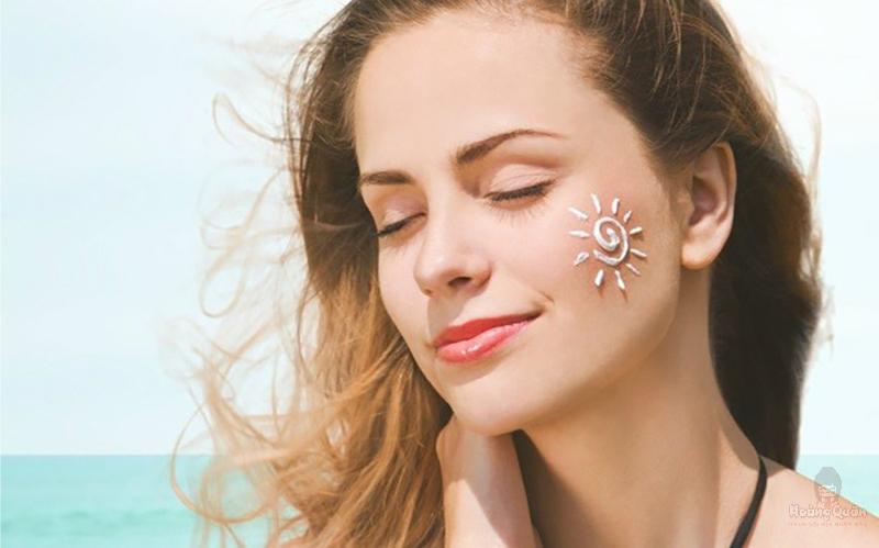 cách thoa lại kem chống nắng khi không trang điểm
