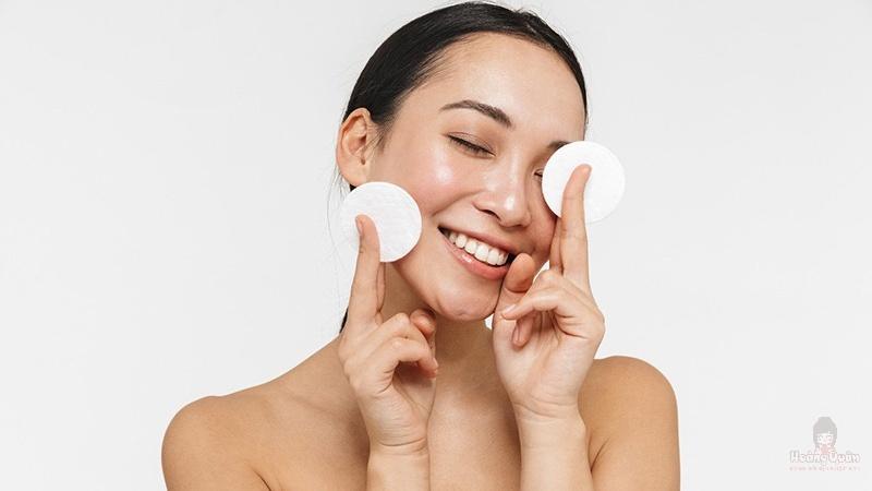 Không trang điểm có cần tẩy trang hay không