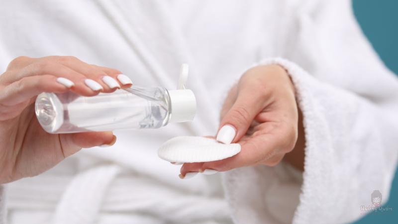 bôi kem chống nắng có cần tẩy trang không