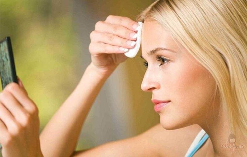bôi kem chống nắng có cần tẩy trang