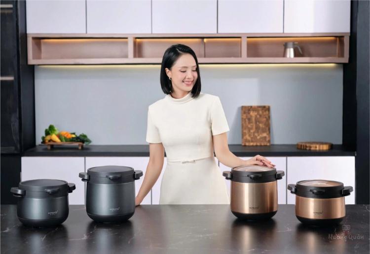 noi-u-chan-khong-kaiyo-2-tay-cam-mau-vang-3l-uy-tin.jpg