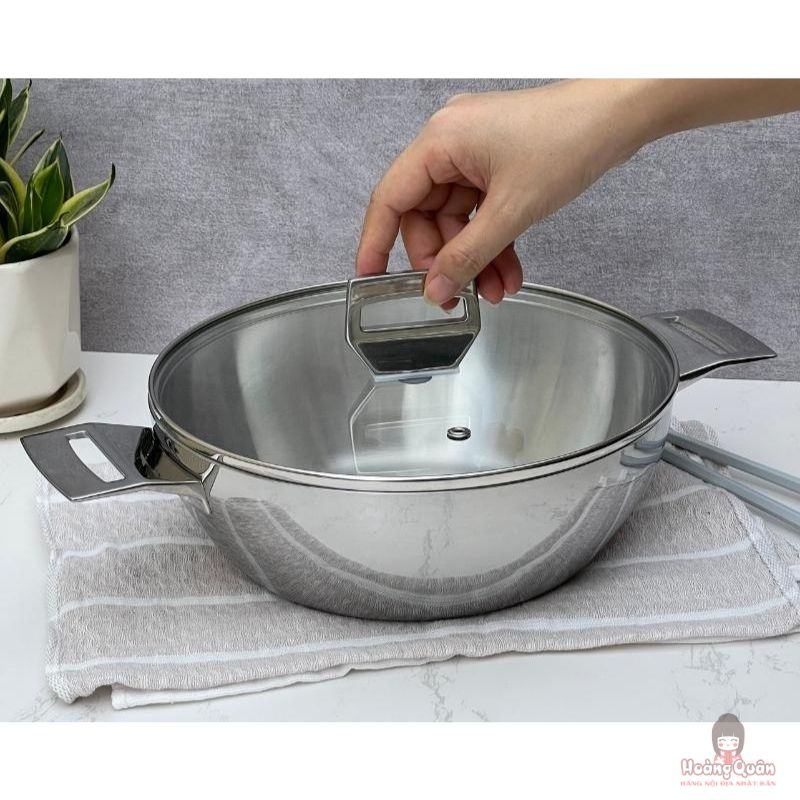 chao-duc-inox-3-lop-day-lien-sau-long-tri-ply-kaiyo-26cm-2-tay-cam-1.jpg