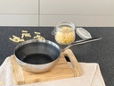 Chảo Inox Chống Dính Hoa Văn Nổi Tri-Ply Đáy Liền Sâu Lòng Kaiyo 26Cm